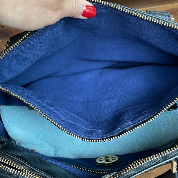 Large Tory Burch Robinson Tote Bag - Picture 11 of 16